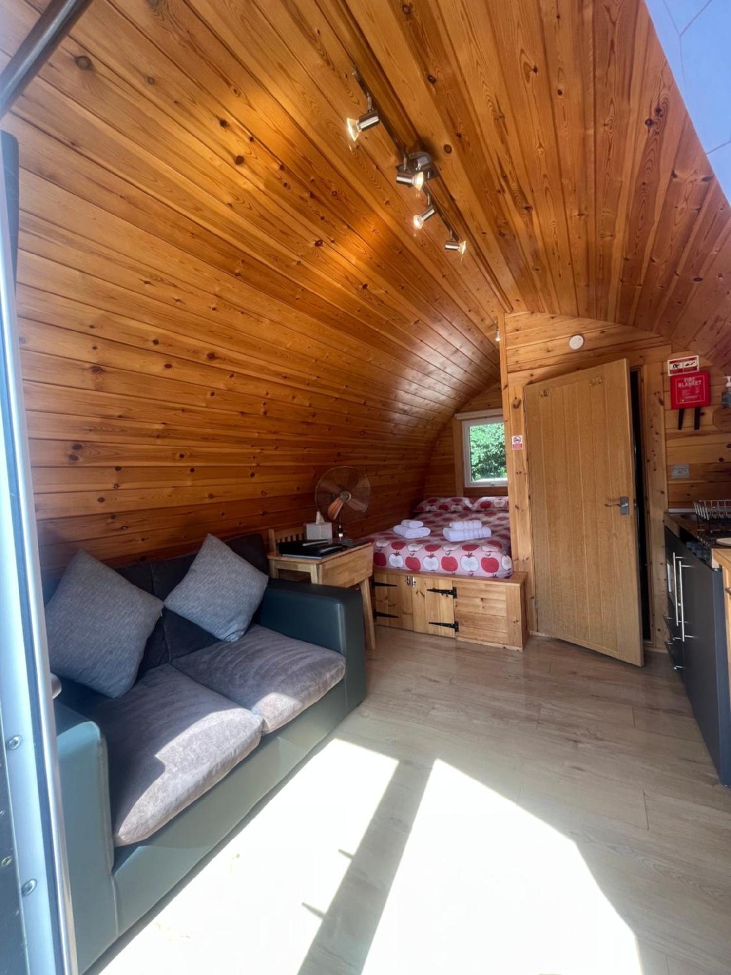 Conifer Cabins Fort William Bagian luar foto