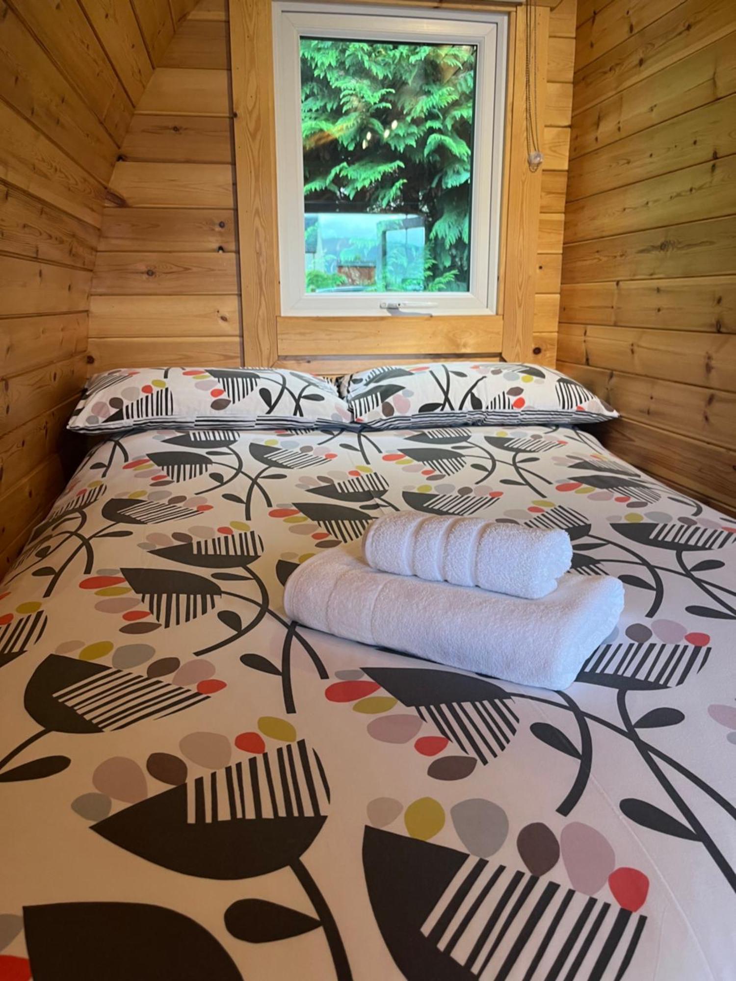 Conifer Cabins Fort William Bagian luar foto